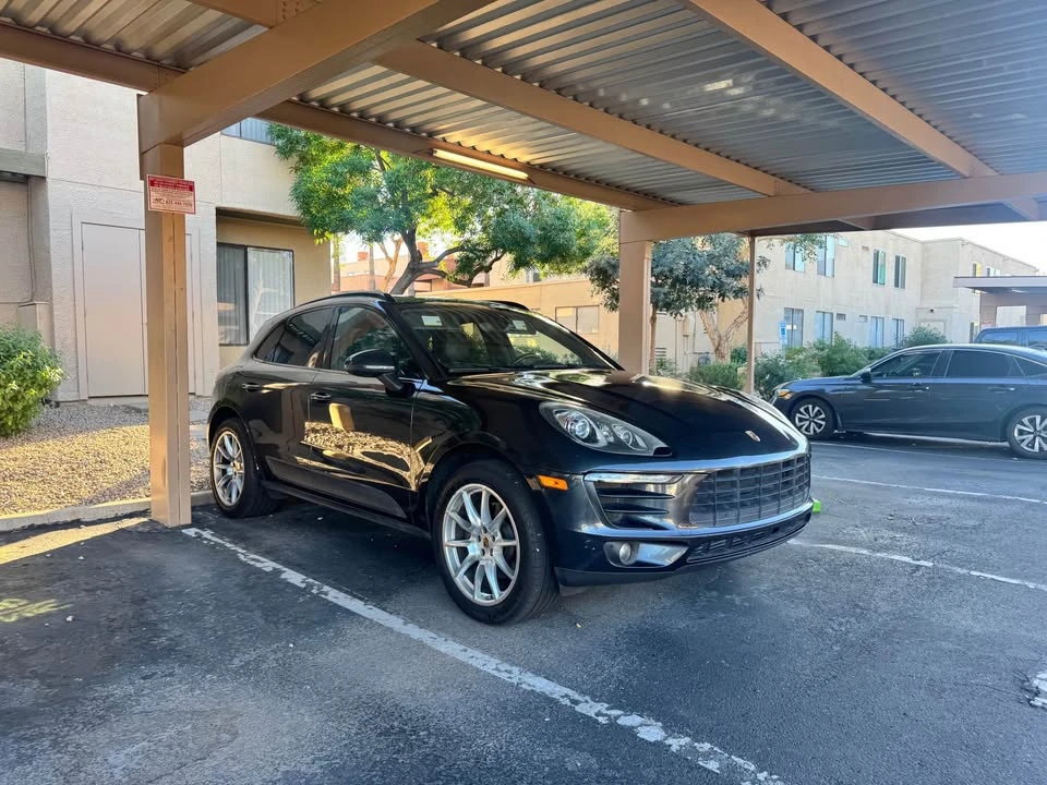 2017 Porsche Macan - Image 9 of 12