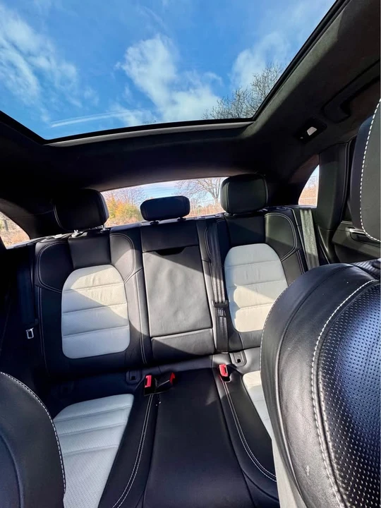 2017 Porsche Macan - Image 14 of 17