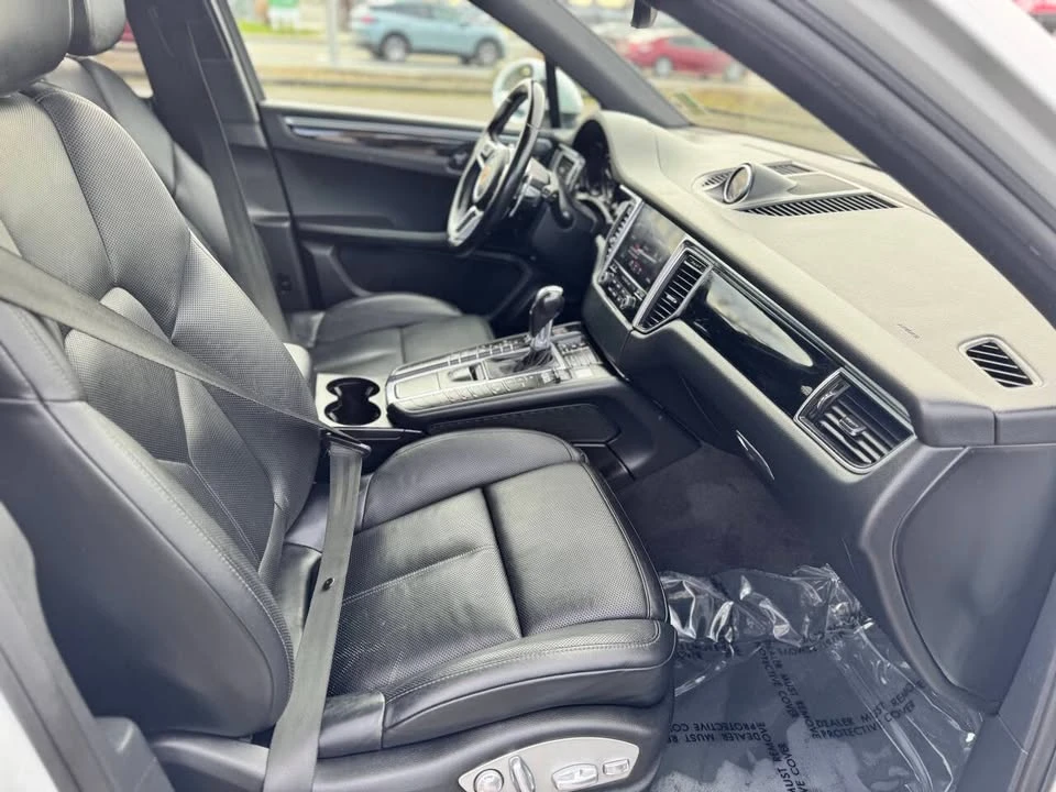 2017 Porsche Macan - Image 12 of 14