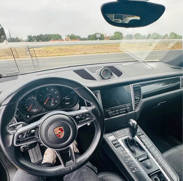 2017 Porsche Macan - Image 3 of 6