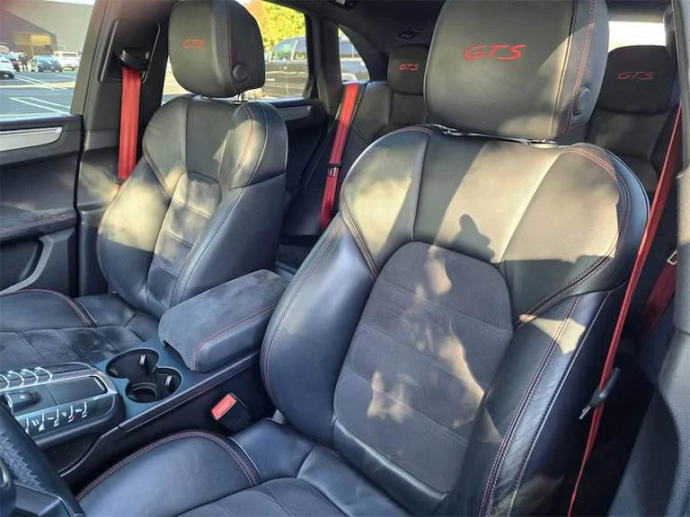 2017 Porsche Macan - Image 12 of 14