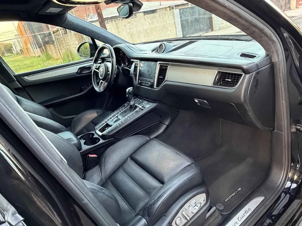 2017 Porsche Macan - Image 8 of 16