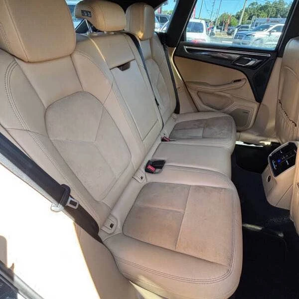 2017 Porsche Macan - Image 5 of 18