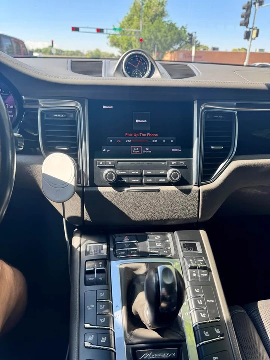 2017 Porsche Macan - Image 8 of 12