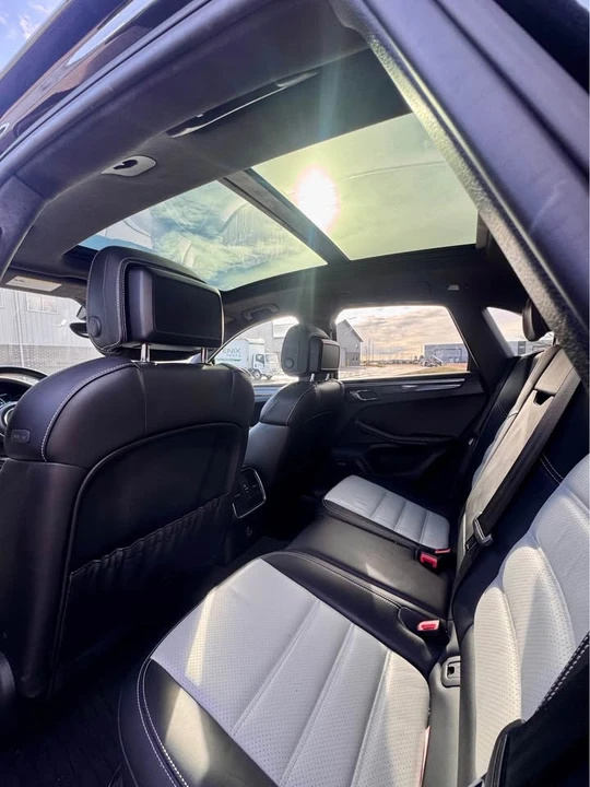 2017 Porsche Macan - Image 7 of 17