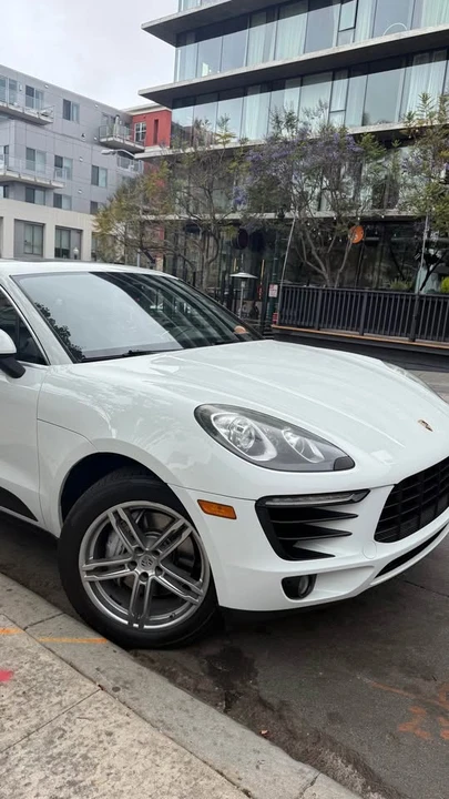 2017 Porsche Macan - Image 3 of 10
