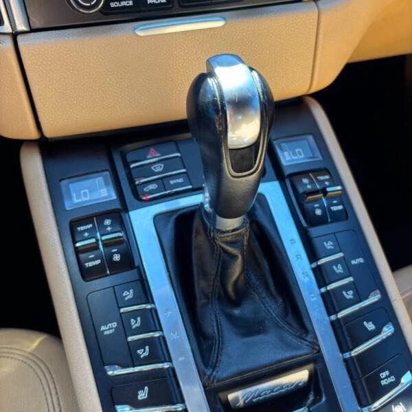 2017 Porsche Macan - Image 4 of 18