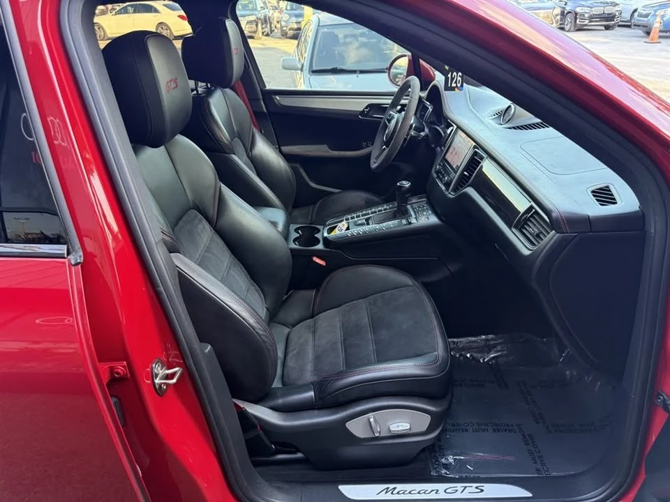 2017 Porsche Macan - Image 18 of 20