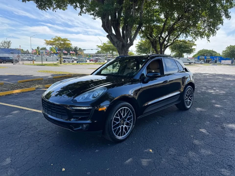 2017 Porsche Macan - Image 2 of 10