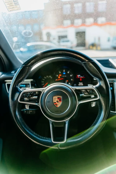2017 Porsche Macan - Image 13 of 14
