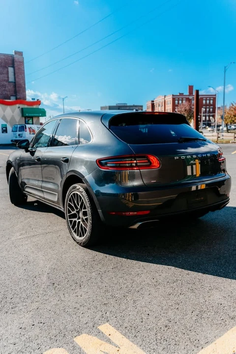 2017 Porsche Macan - Image 4 of 14