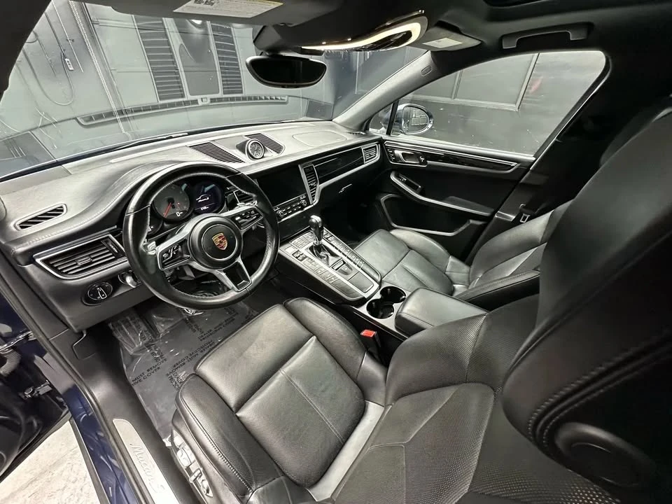 2017 Porsche Macan - Image 9 of 19