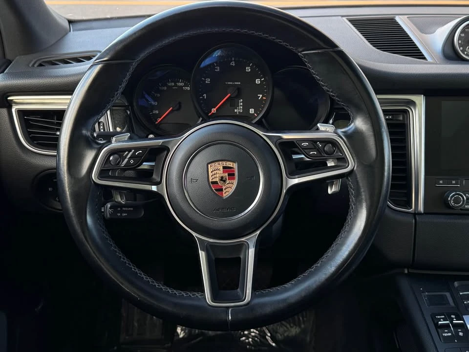 2017 Porsche Macan - Image 12 of 19