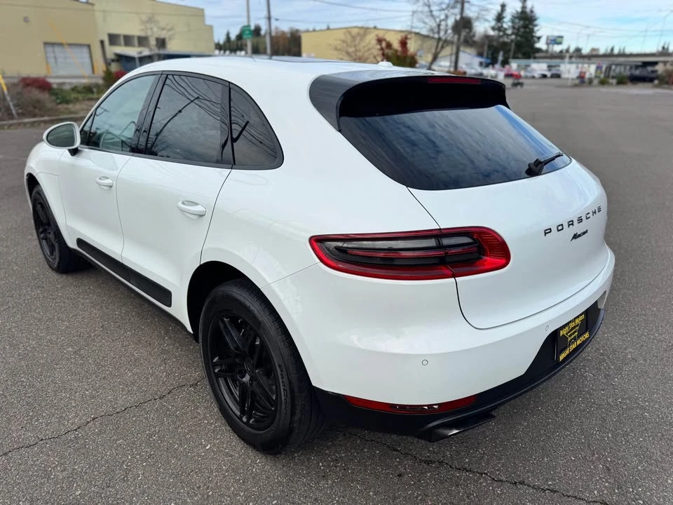 2017 Porsche Macan - Image 11 of 14
