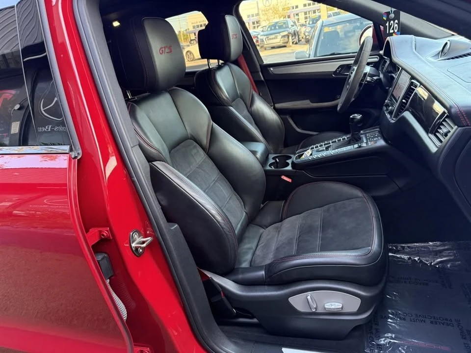 2017 Porsche Macan - Image 19 of 20