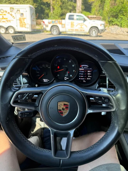 2017 Porsche Macan - Image 2 of 3
