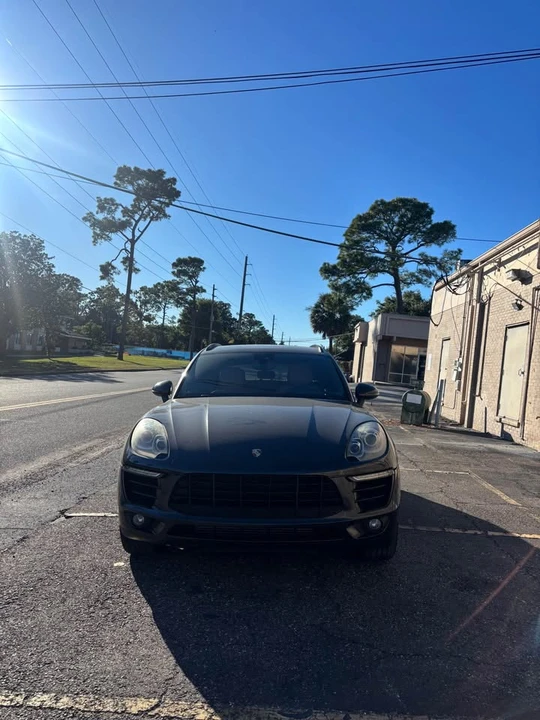 2017 Porsche Macan - Image 2 of 11