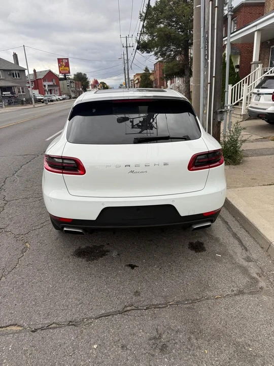 2017 Porsche Macan - Image 6 of 12