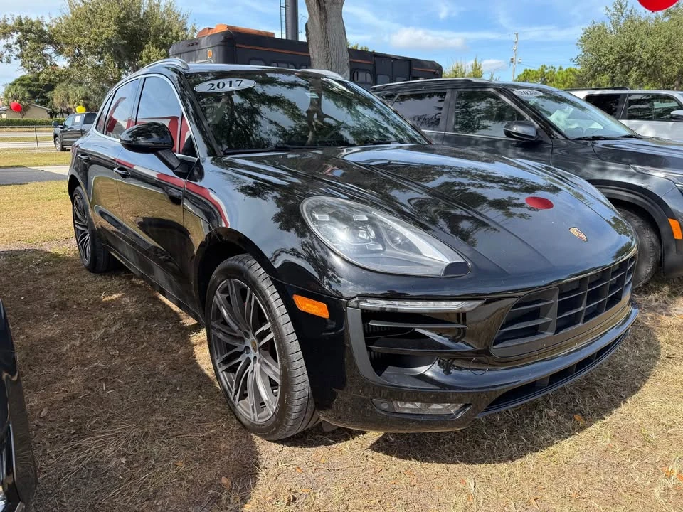 2017 Porsche Macan - Image 2 of 7