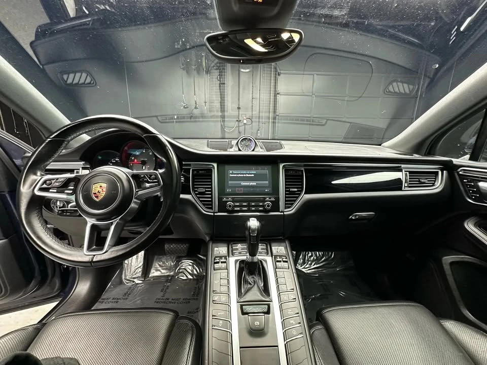 2017 Porsche Macan - Image 14 of 19