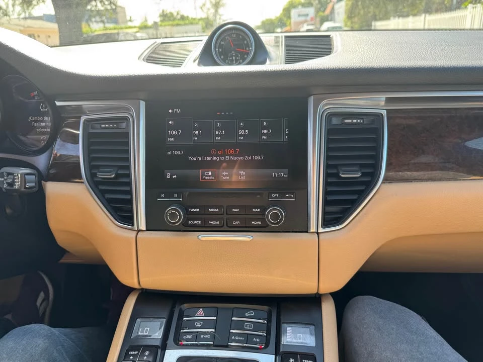 2017 Porsche Macan - Image 10 of 10
