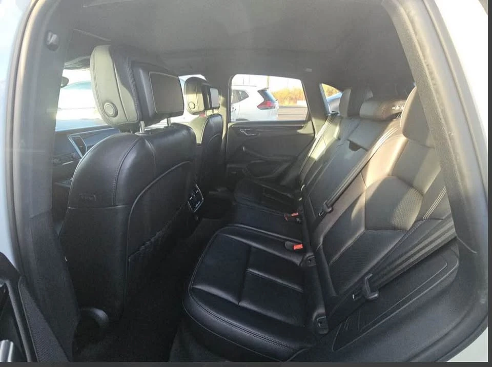 2017 Porsche Macan - Image 5 of 5