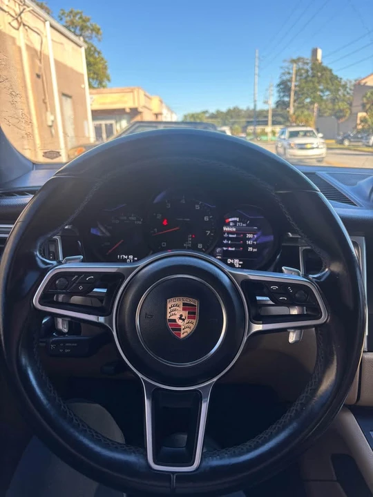 2017 Porsche Macan - Image 11 of 11