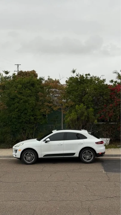 2017 Porsche Macan - Image 2 of 10