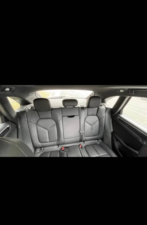 2017 Porsche Macan - Image 9 of 10