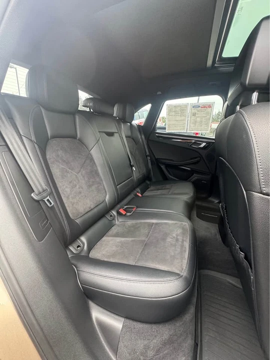 2017 Porsche Macan - Image 13 of 16