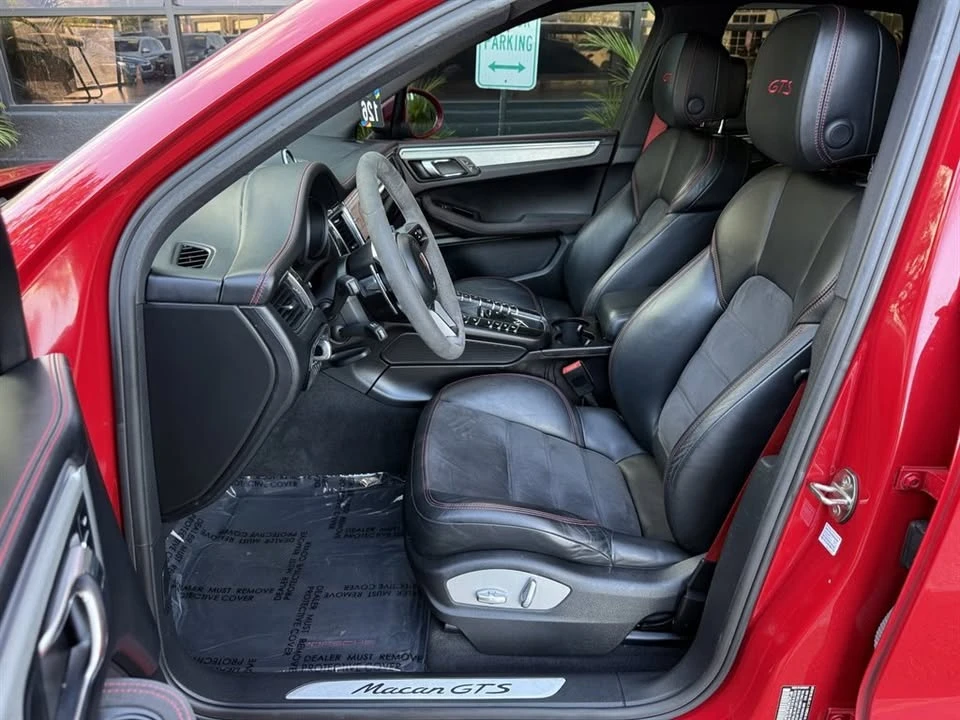 2017 Porsche Macan - Image 13 of 20