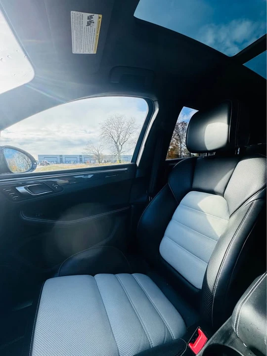 2017 Porsche Macan - Image 13 of 17