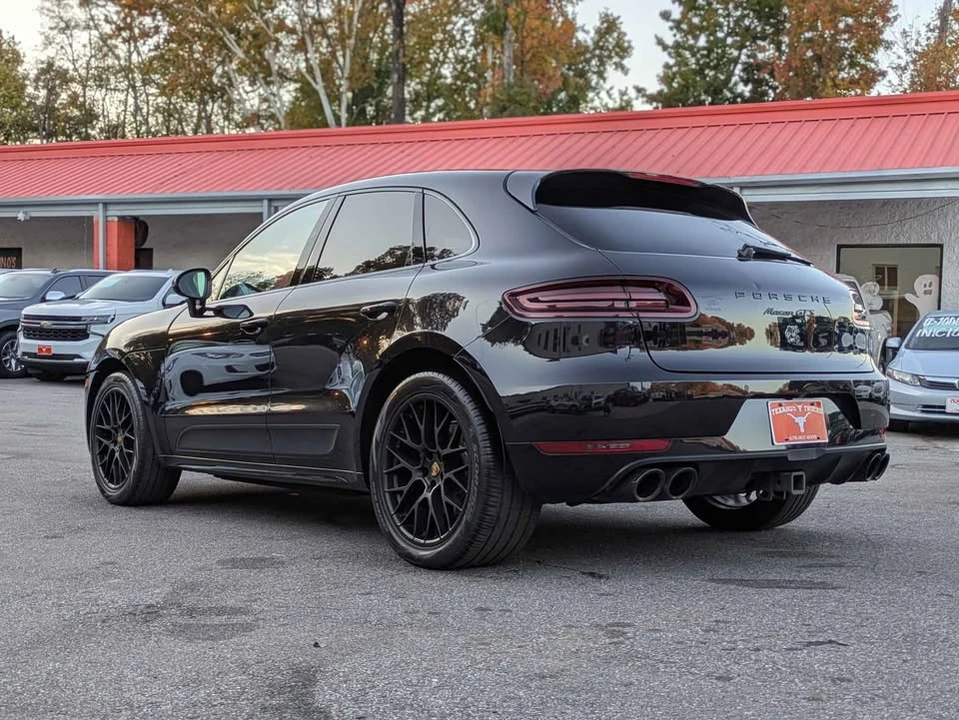 2017 Porsche Macan - Image 2 of 18