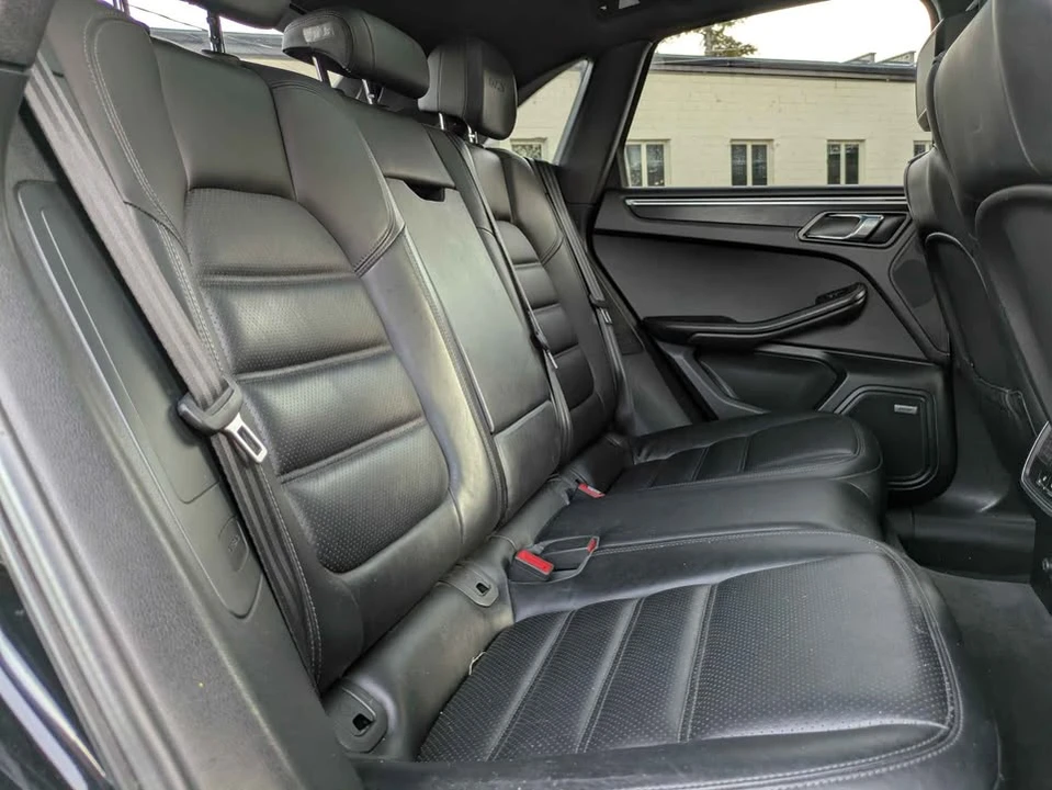 2017 Porsche Macan - Image 18 of 18