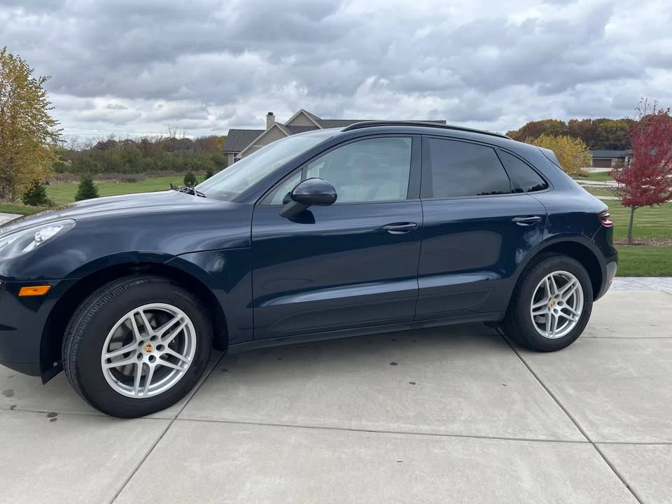 2017 Porsche Macan - Image 2 of 6