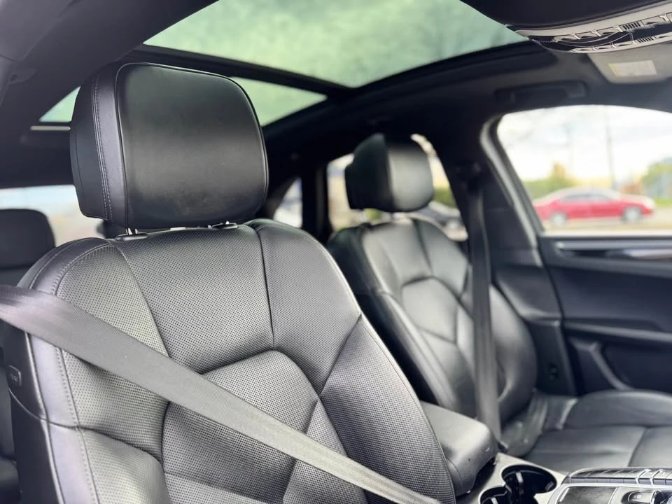 2017 Porsche Macan - Image 8 of 14