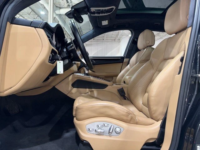 2017 Porsche Macan - Image 12 of 20