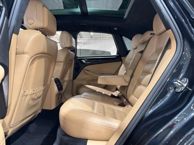 2017 Porsche Macan - Image 14 of 20
