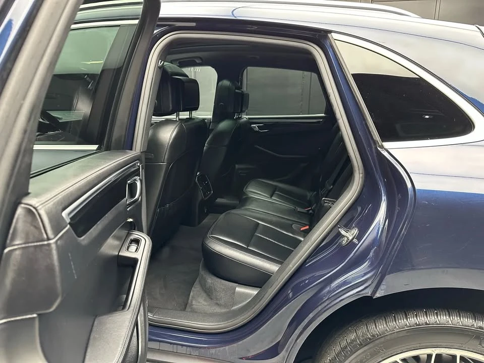 2017 Porsche Macan - Image 12 of 19