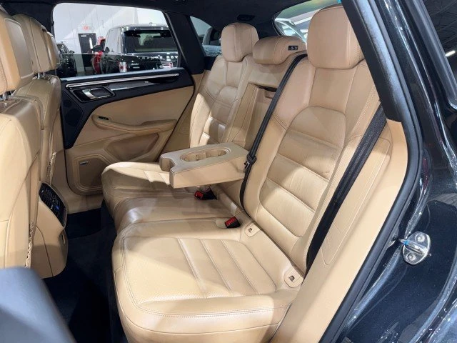 2017 Porsche Macan - Image 15 of 20