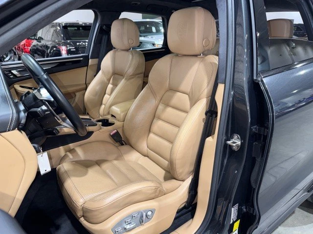 2017 Porsche Macan - Image 11 of 20
