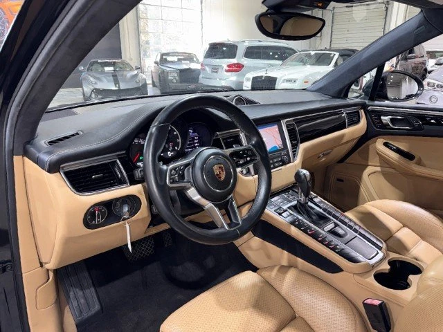 2017 Porsche Macan - Image 9 of 20
