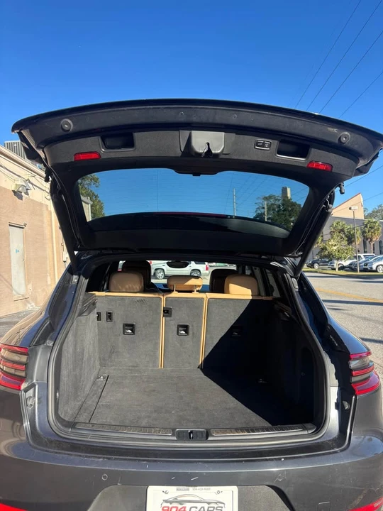 2017 Porsche Macan - Image 5 of 11