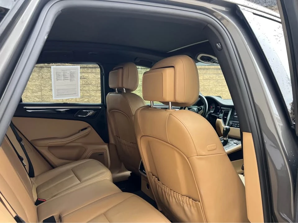 2017 Porsche Macan - Image 10 of 12