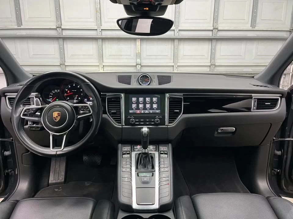 2017 Porsche Macan - Image 16 of 20