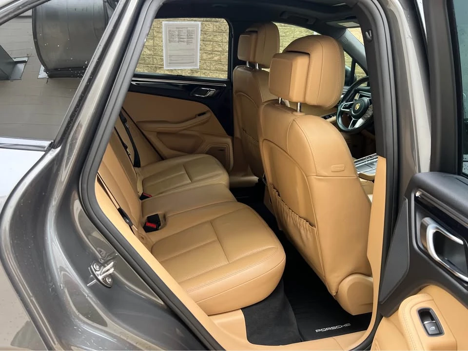 2017 Porsche Macan - Image 11 of 12