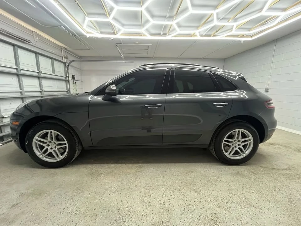 2017 Porsche Macan - Image 9 of 20