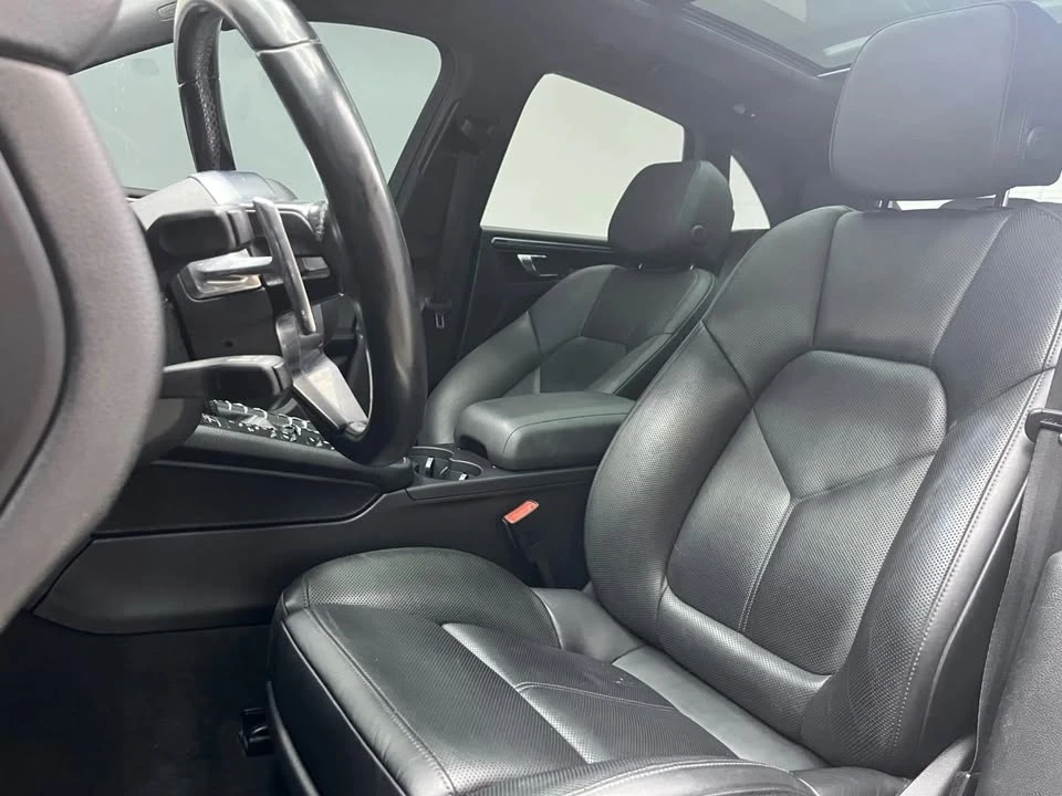 2017 Porsche Macan - Image 12 of 20