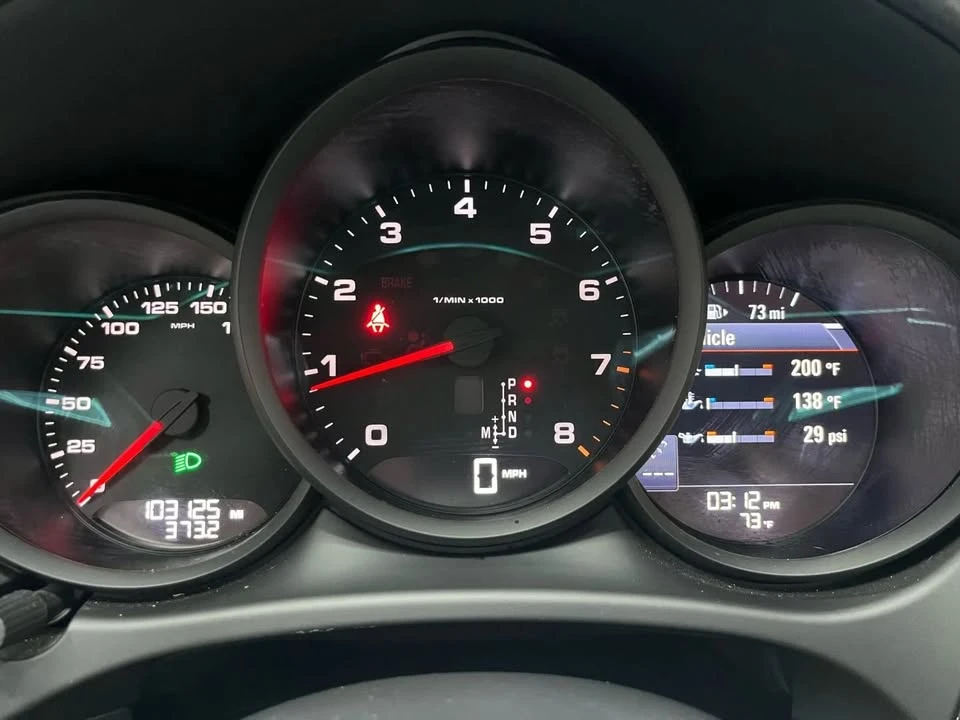 2017 Porsche Macan - Image 18 of 20