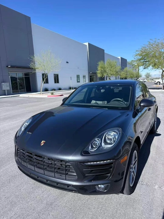 2017 Porsche Macan - Image 2 of 8